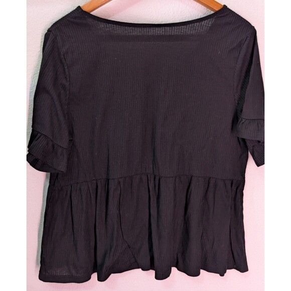 Shein Curve Black Short Sleeve V-Neck Blouse Size 1XL (970D) - Picture 2 of 3